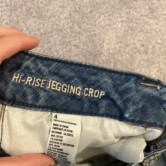 American Eagle High-Rise cropped distressed jegging style jeans 👖 size 4 - Picture 10 of 16